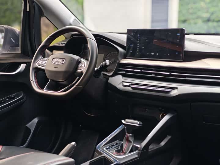 Фото 25 - Geely Vision X3