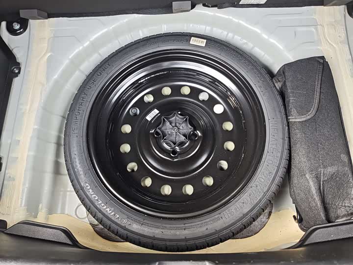 Фото 27 - Geely Vision X3