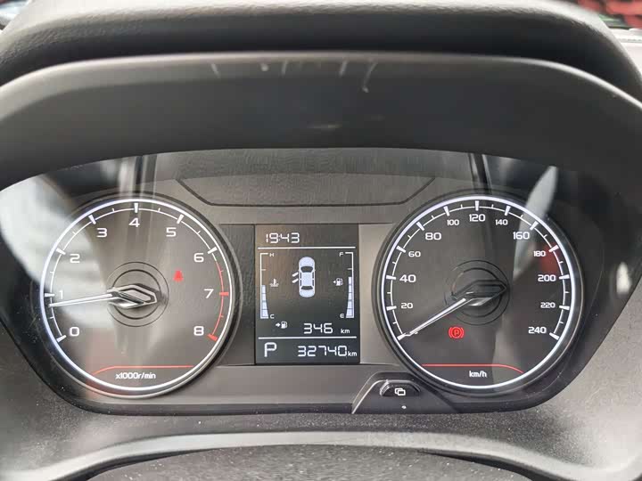 Фото 28 - Geely Vision X3