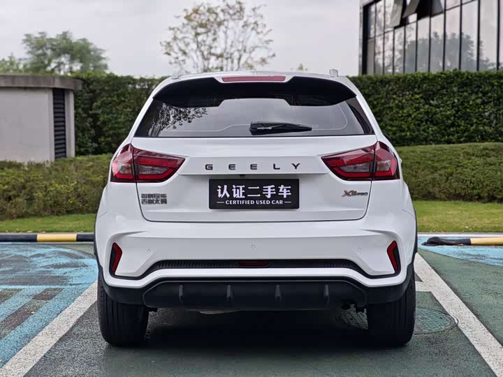 Фото 5 - Geely Vision X3