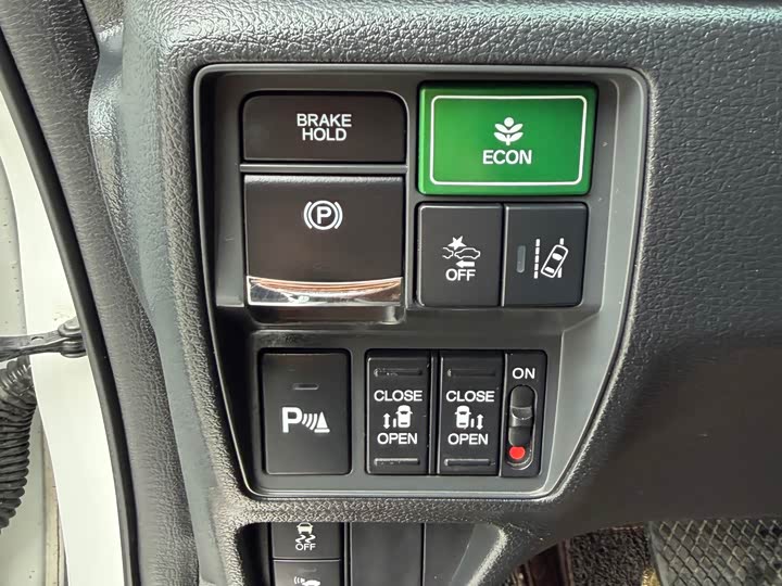 Фото 17 - Honda Elysion