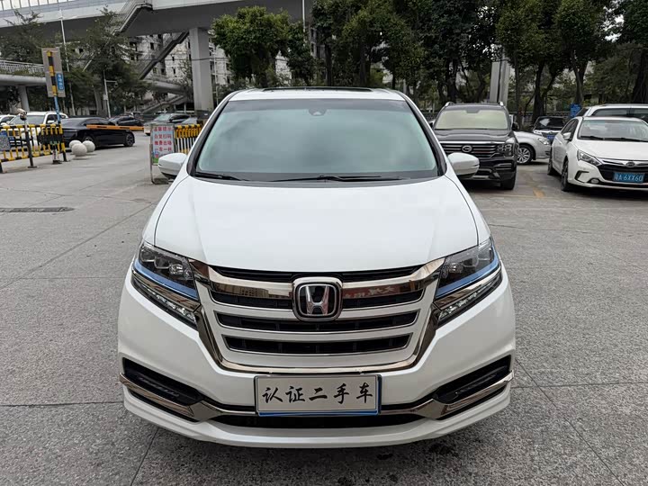 Фото 2 - Honda Elysion