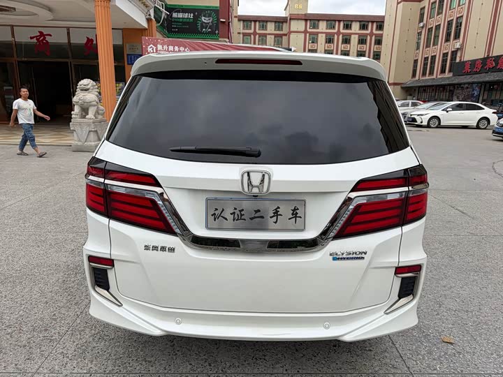 Фото 5 - Honda Elysion