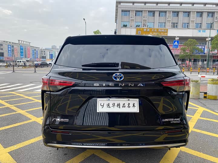 Фото 7 - Toyota Sienna