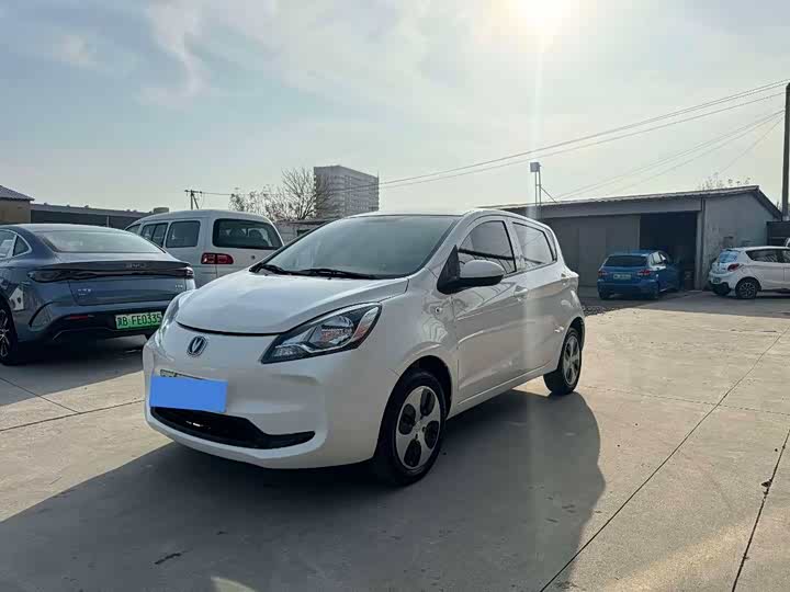 Фото 1 - Changan BenBen E-Star