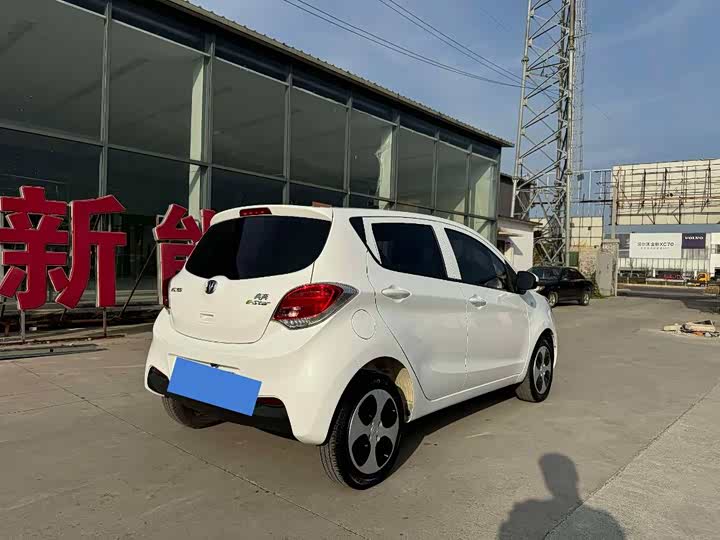 Фото 10 - Changan BenBen E-Star