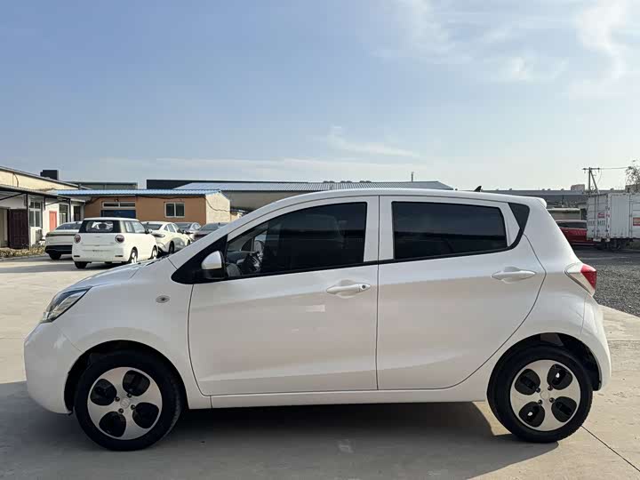 Фото 5 - Changan BenBen E-Star