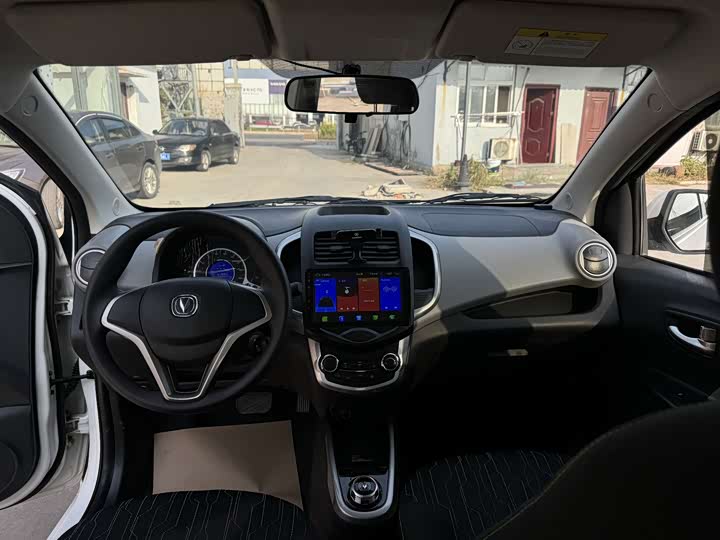 Фото 8 - Changan BenBen E-Star