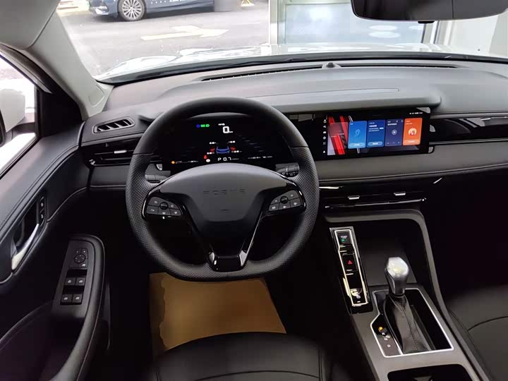 Фото 10 - Roewe i5