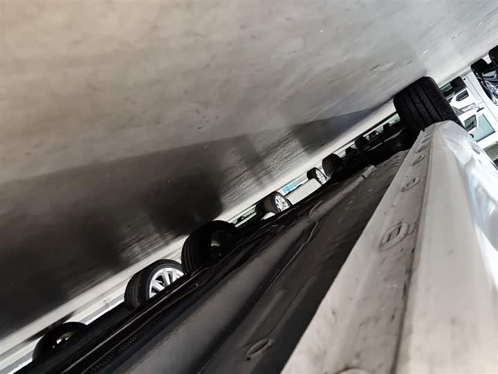 Фото 20 - Roewe i5