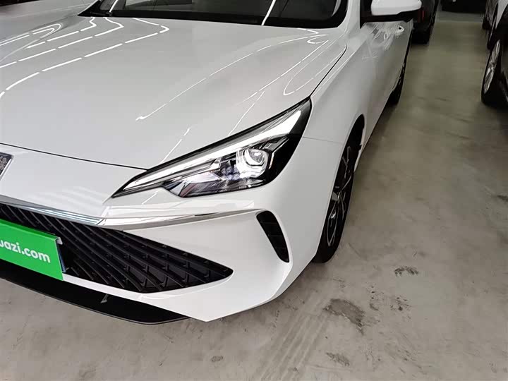 Фото 23 - Roewe i5