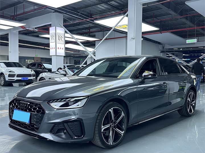 Фото 1 - Audi A4L