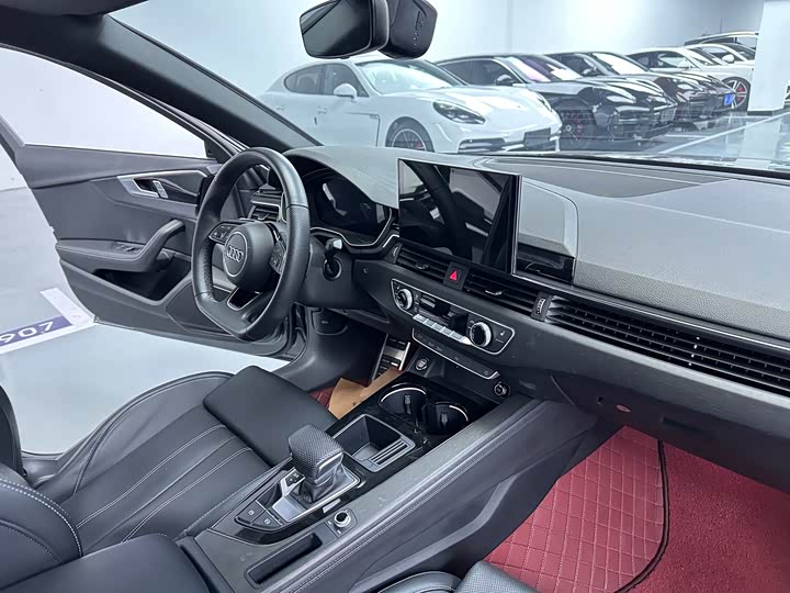 Фото 18 - Audi A4L