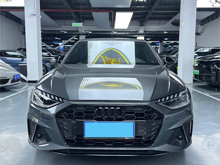 Фото 2 - Audi A4L