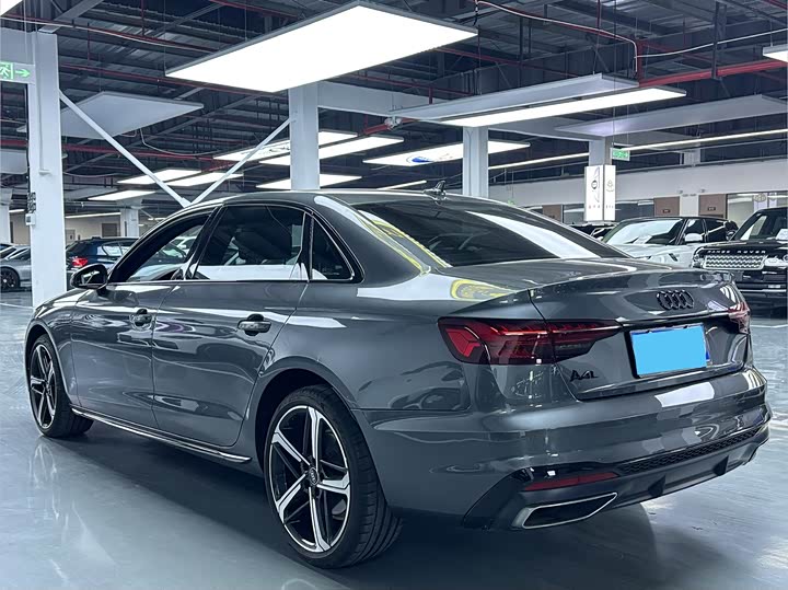 Фото 21 - Audi A4L