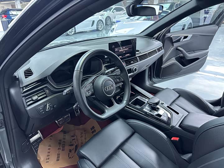 Фото 5 - Audi A4L