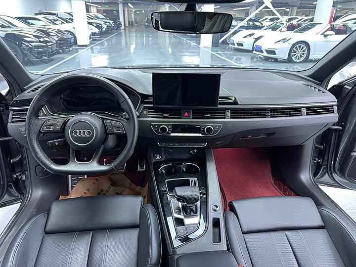 Фото 6 - Audi A4L