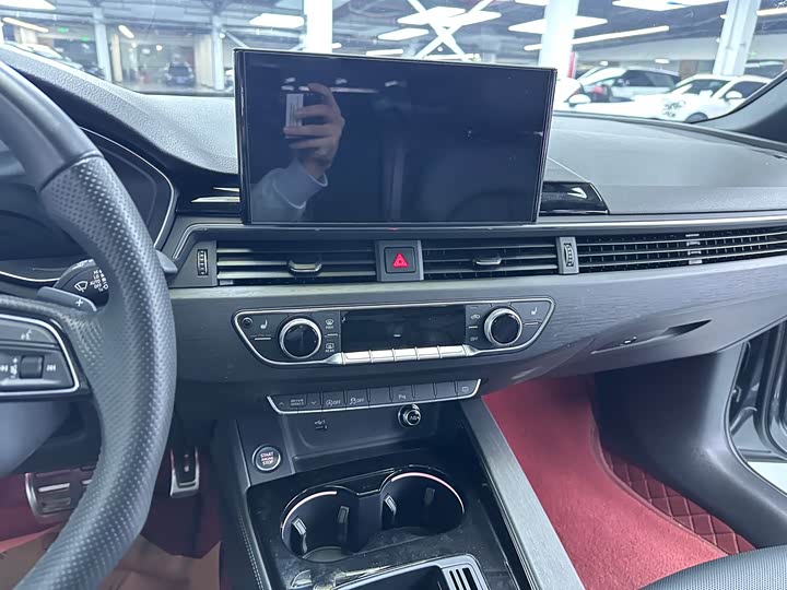 Фото 9 - Audi A4L