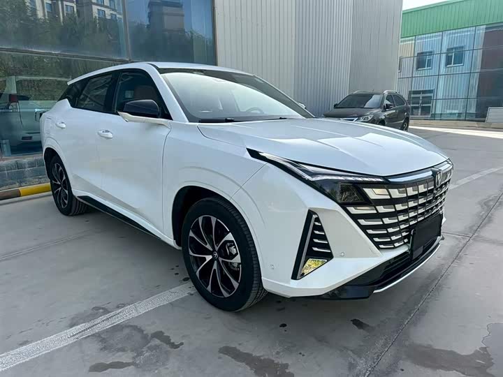 Фото 3 - Changan UNI-Z Hybrid