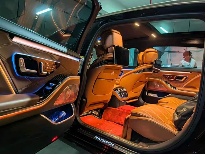 Фото 4 - Mercedes-Benz Maybach S-Class