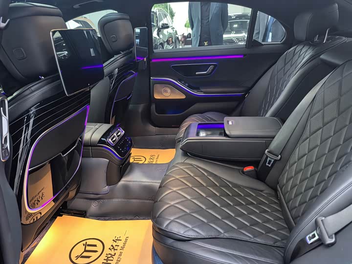 Фото 12 - Mercedes-Benz S-Class