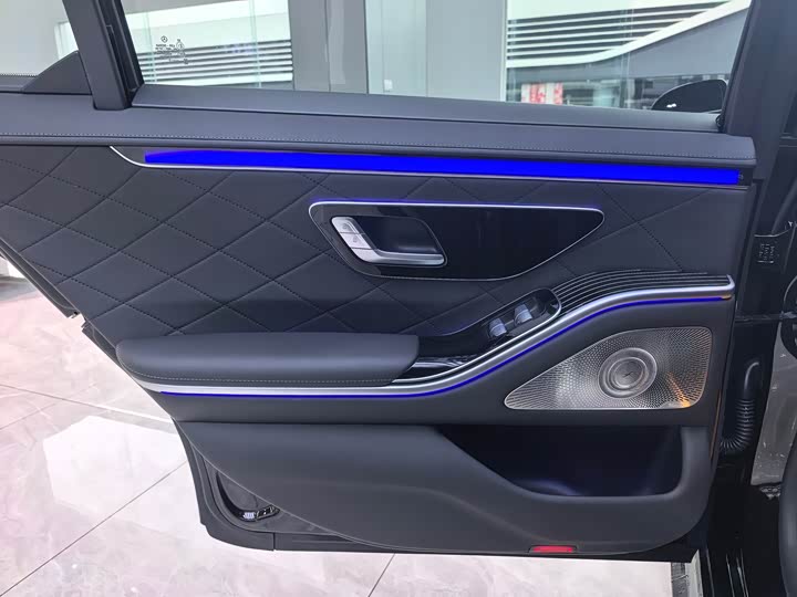 Фото 9 - Mercedes-Benz S-Class