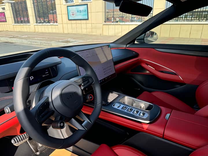 Фото 10 - Xiaomi SU7