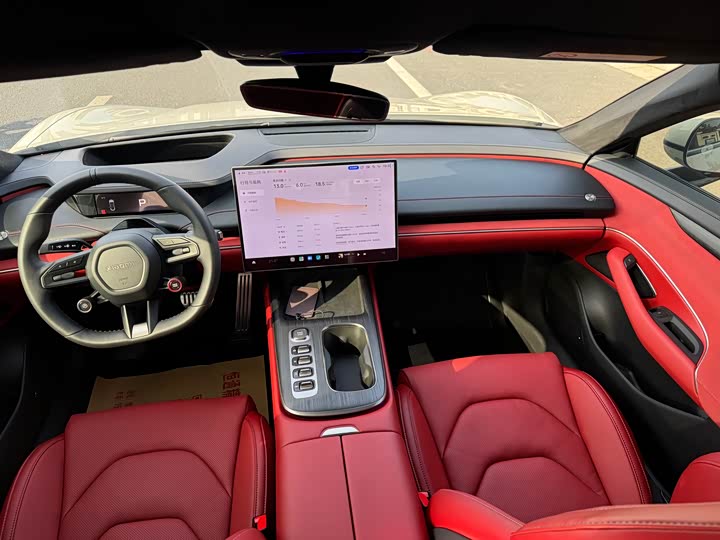 Фото 13 - Xiaomi SU7