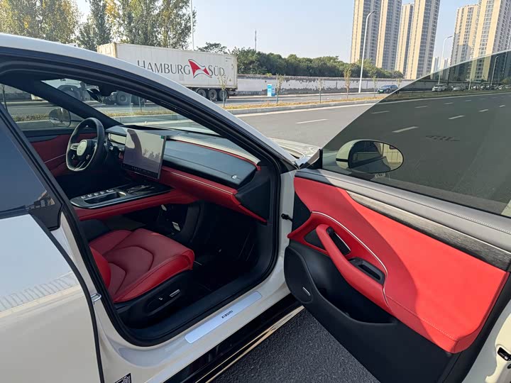 Фото 7 - Xiaomi SU7