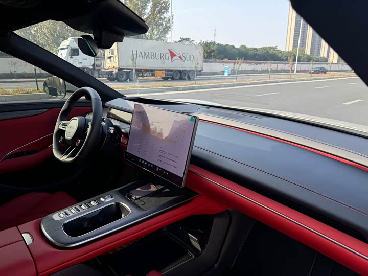 Фото 8 - Xiaomi SU7