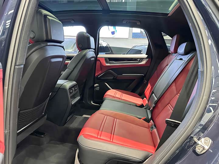 Фото 12 - Porsche Cayenne