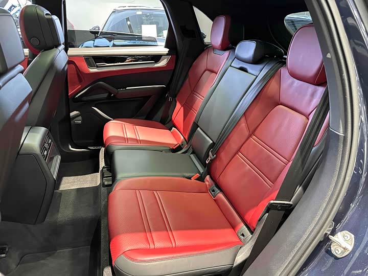 Фото 13 - Porsche Cayenne