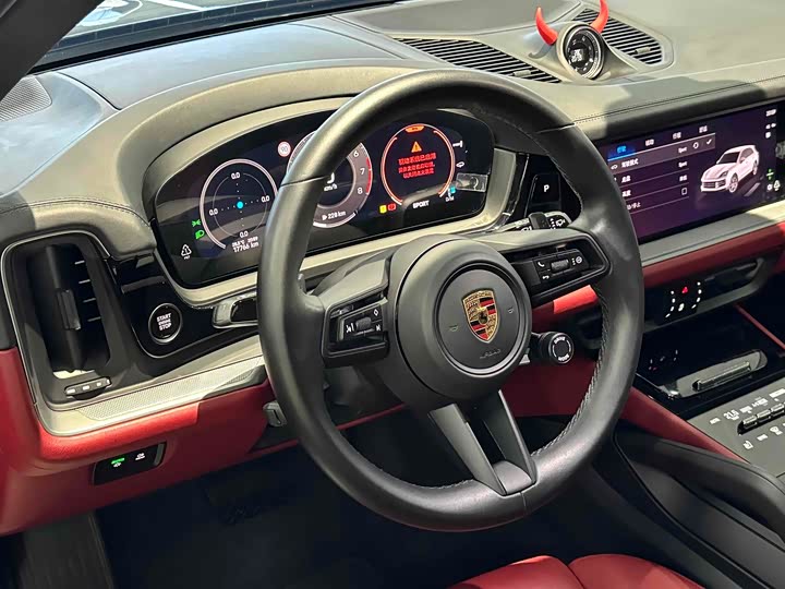 Фото 9 - Porsche Cayenne