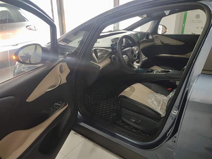 Фото 16 - BYD Dolphin