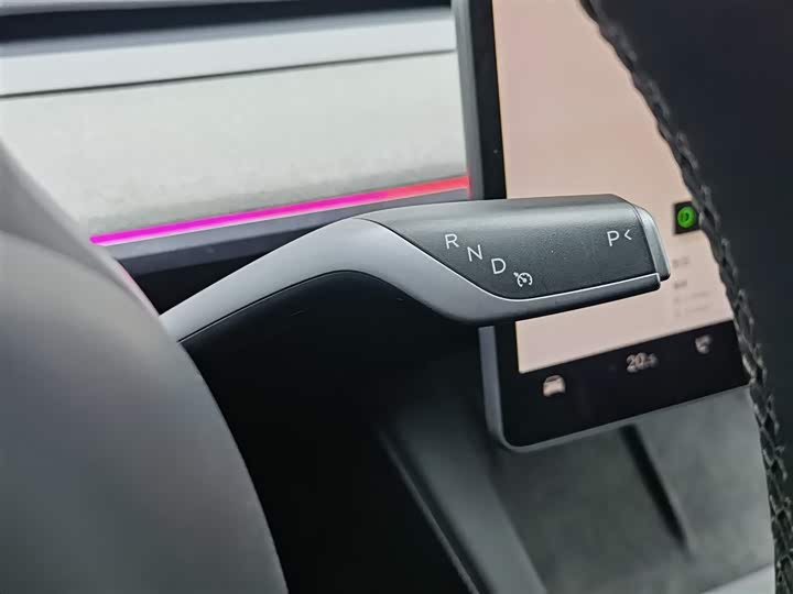 Фото 13 - Tesla Model Y