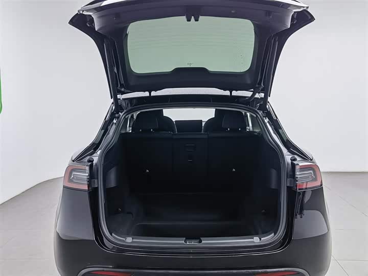 Фото 16 - Tesla Model Y