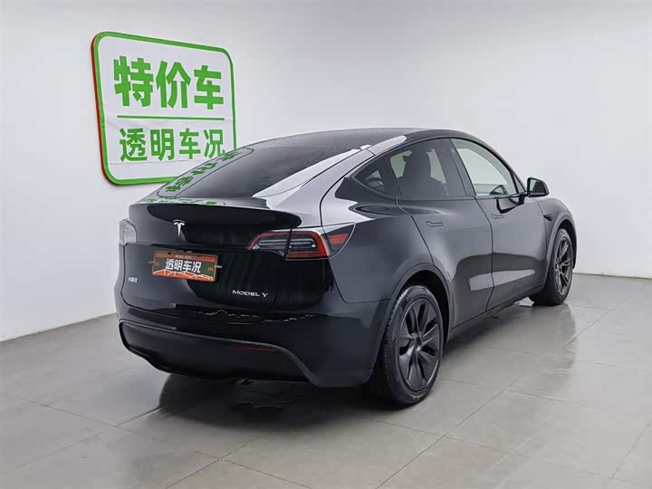 Фото 2 - Tesla Model Y