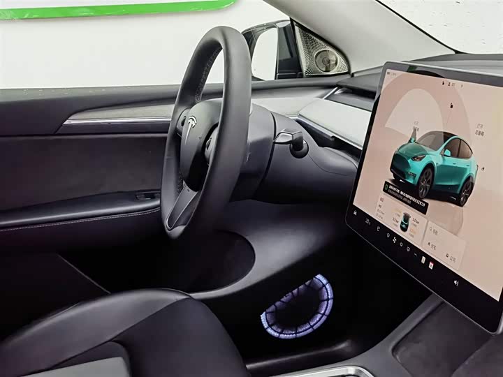 Фото 22 - Tesla Model Y