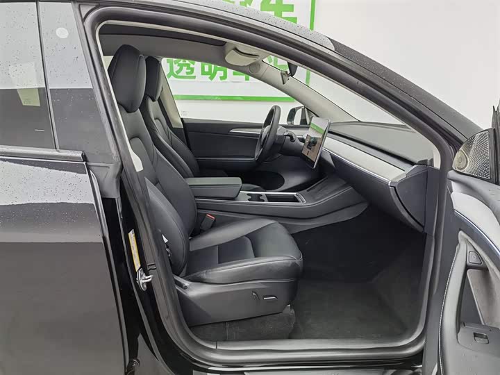 Фото 23 - Tesla Model Y