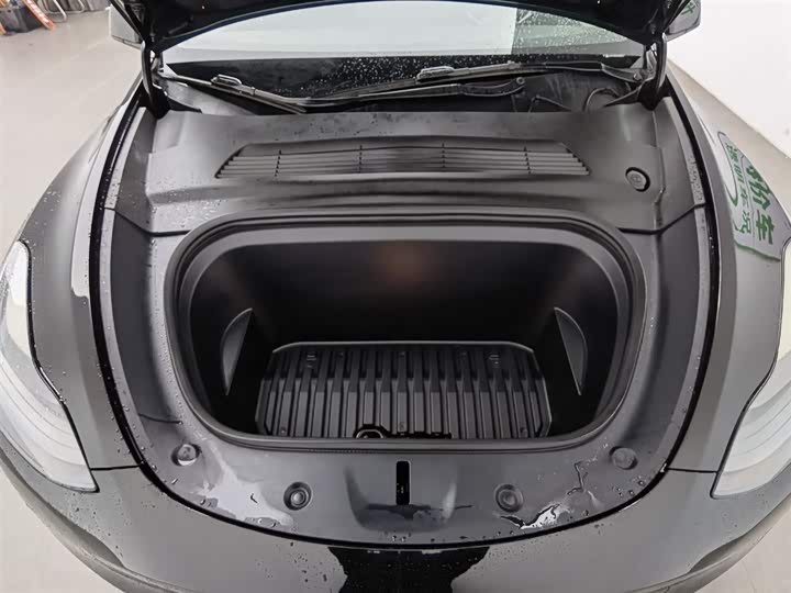 Фото 6 - Tesla Model Y