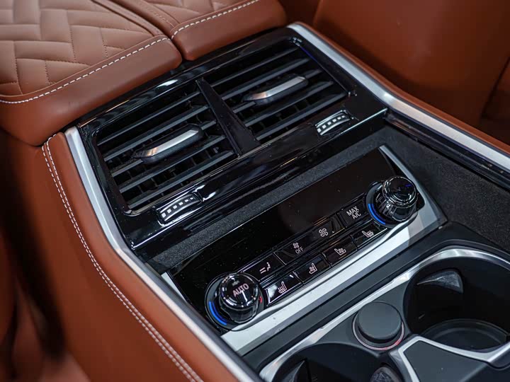 Фото 24 - BMW 7 Series
