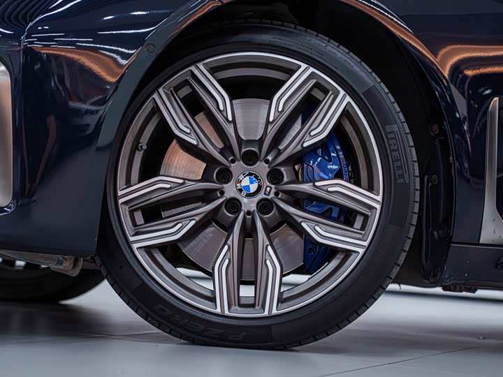 Фото 7 - BMW 7 Series