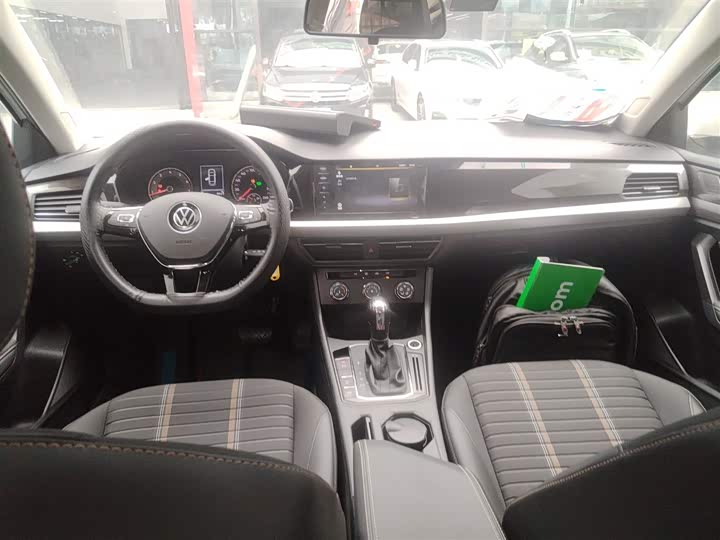 Фото 10 - Volkswagen Lavida