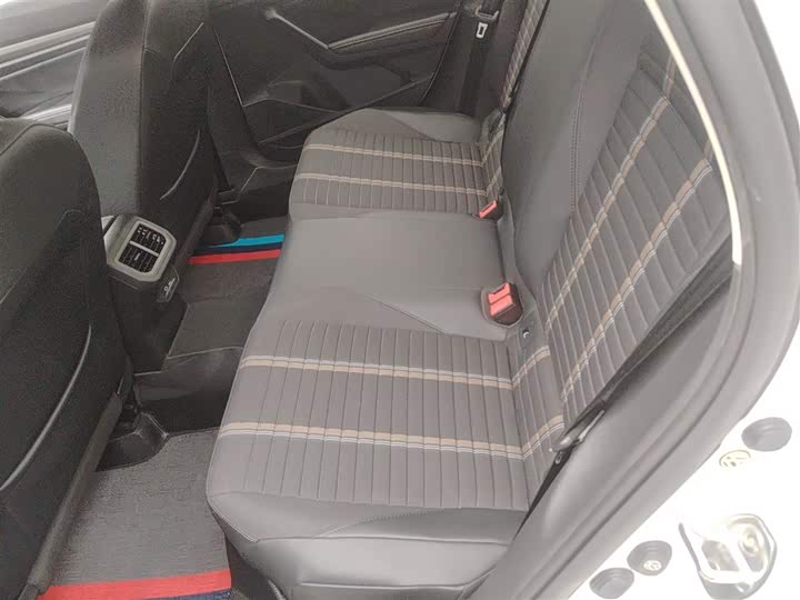 Фото 17 - Volkswagen Lavida