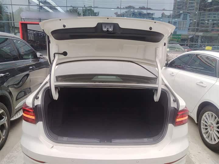 Фото 19 - Volkswagen Lavida