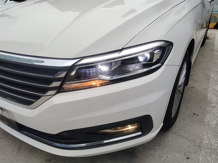 Фото 24 - Volkswagen Lavida