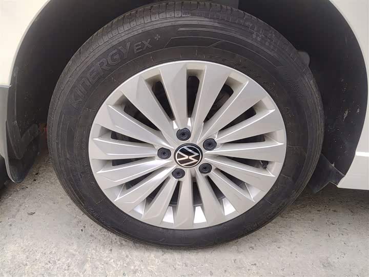 Фото 26 - Volkswagen Lavida