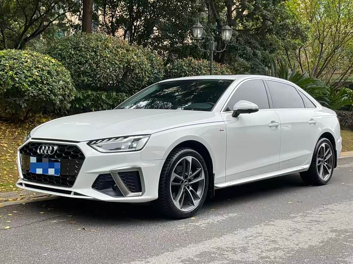 Фото 2 - Audi A4L