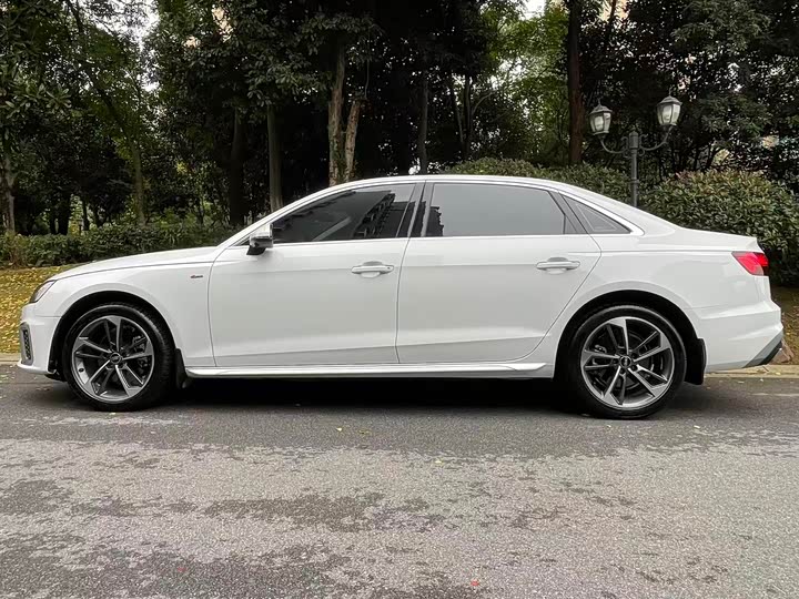 Фото 3 - Audi A4L