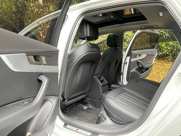 Фото 7 - Audi A4L